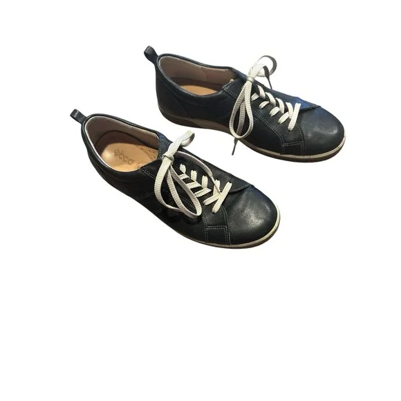 Ecco Black Leather Woman's Low Top Comfy Lace Up Sneakers EU Size (US 8-8.5) - Picture 2 of 8